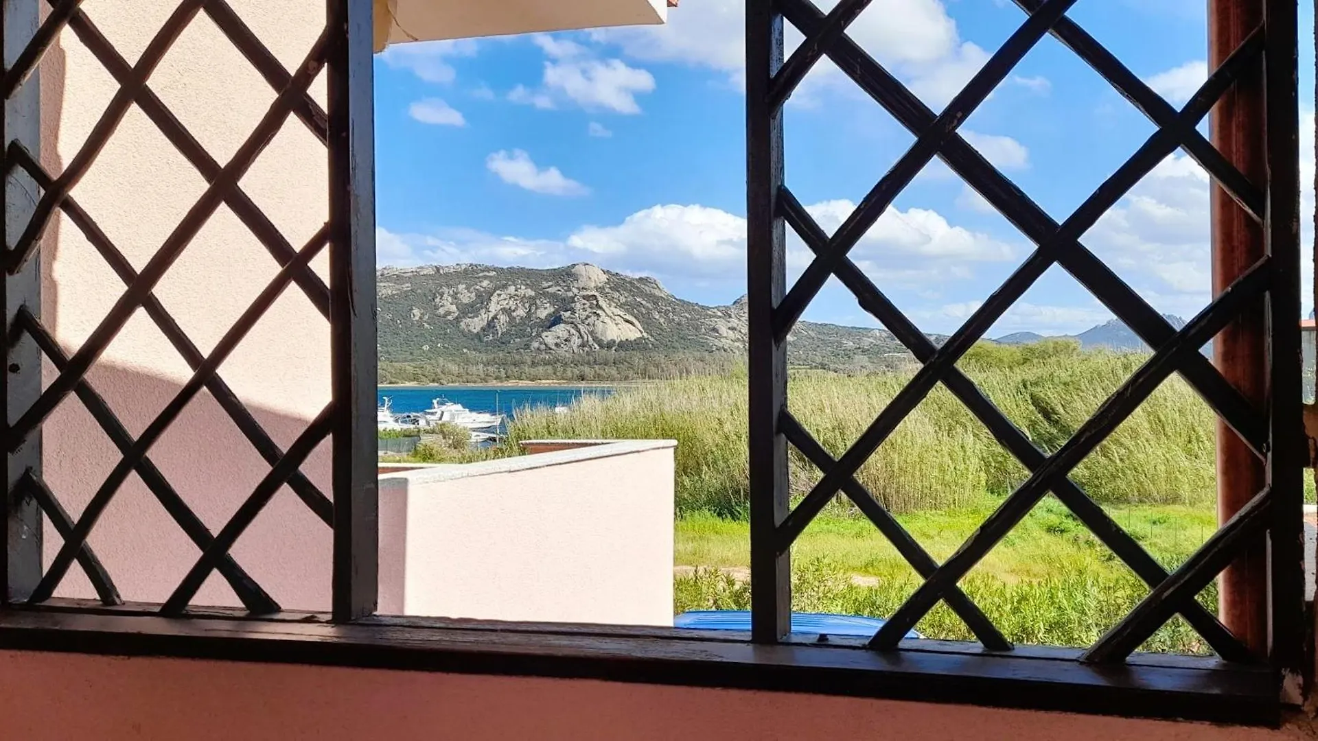 I Nuraghi Apartments Канниджионе